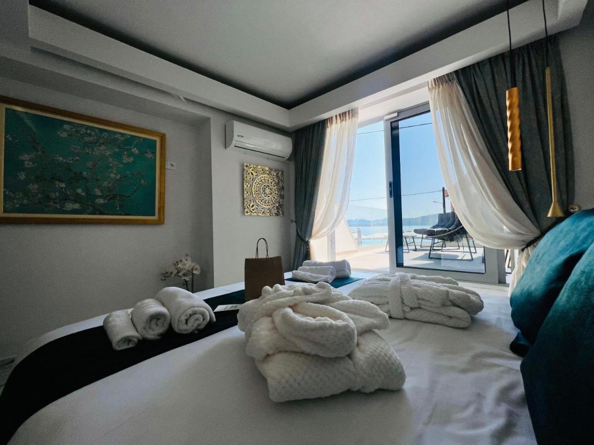 Mare Suites 3 Hriszí Aktí Haniá Kültér fotó
